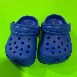 Crocs royal blue NWOT size 2-3